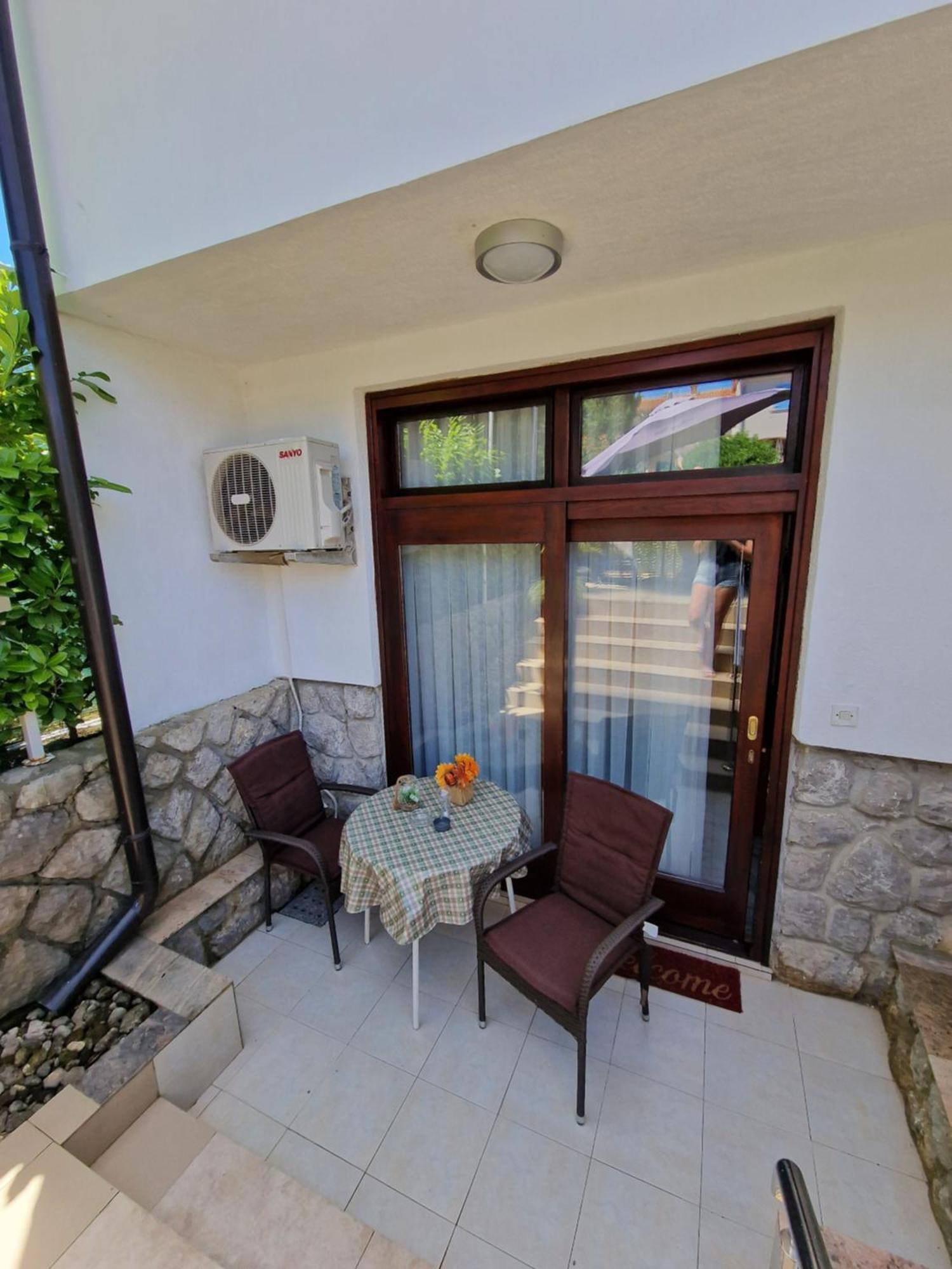 Apartments Vesna Пинезичи Экстерьер фото