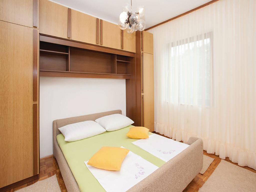 Apartments Vesna Пинезичи Экстерьер фото