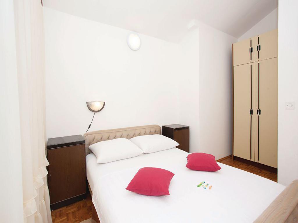 Apartments Vesna Пинезичи Экстерьер фото