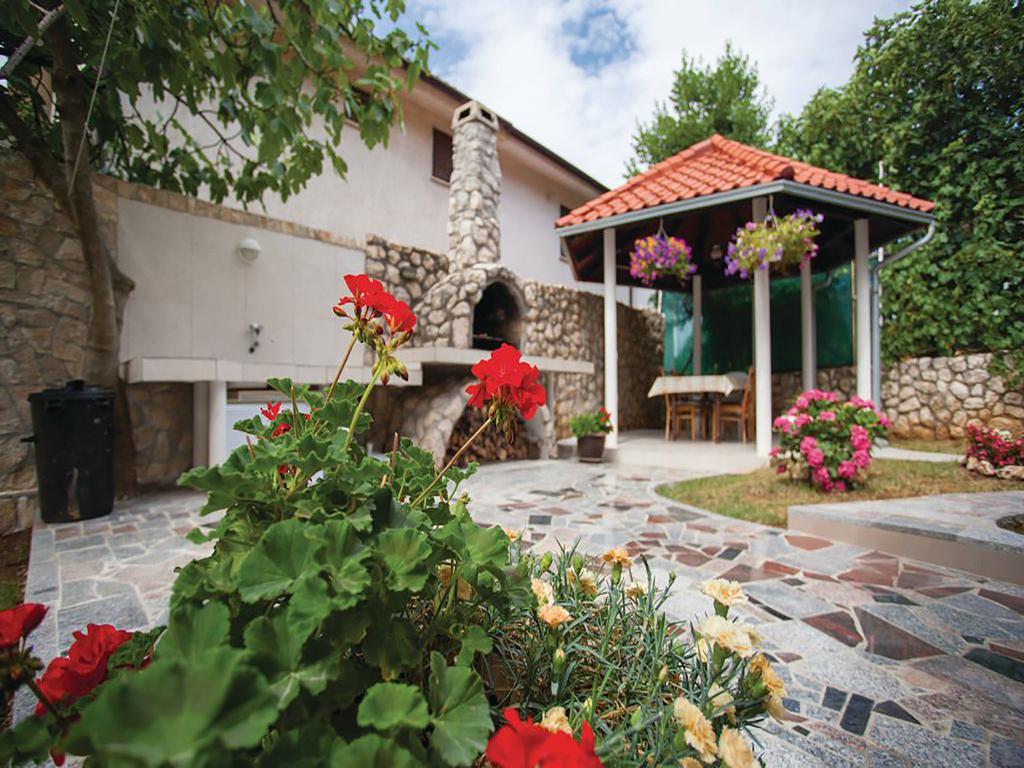 Apartments Vesna Пинезичи Экстерьер фото