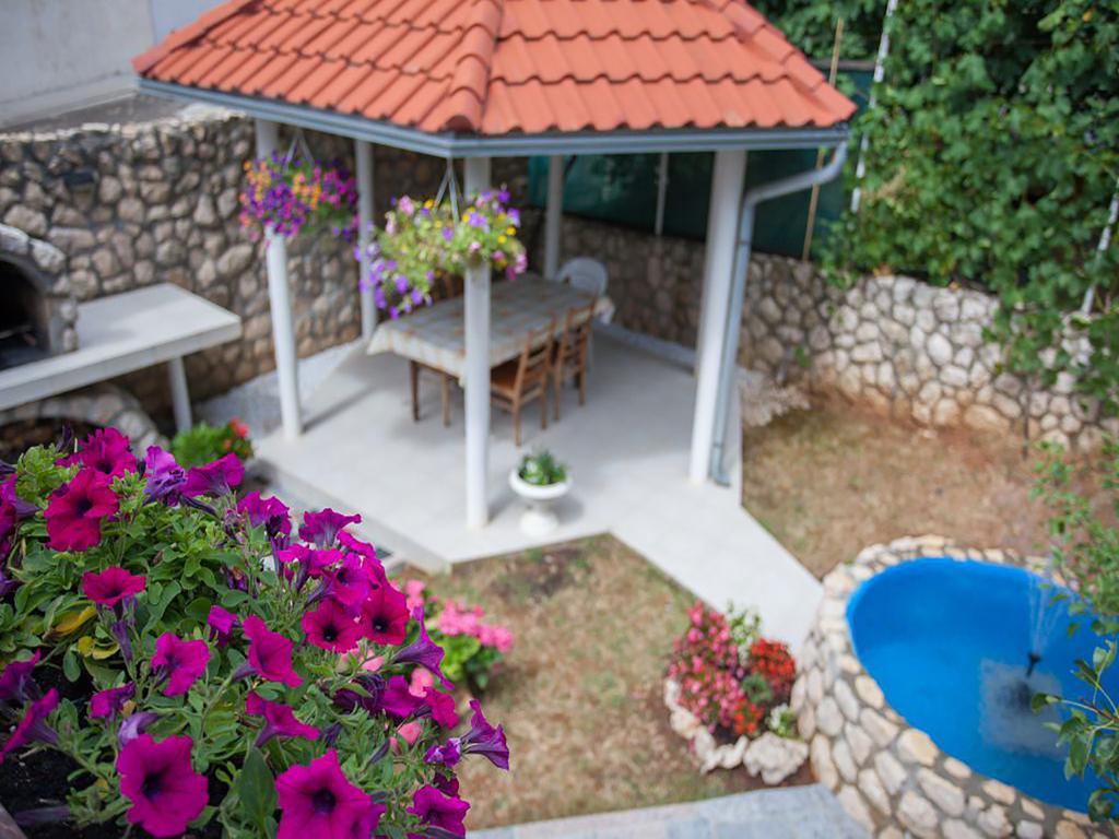 Apartments Vesna Пинезичи Экстерьер фото
